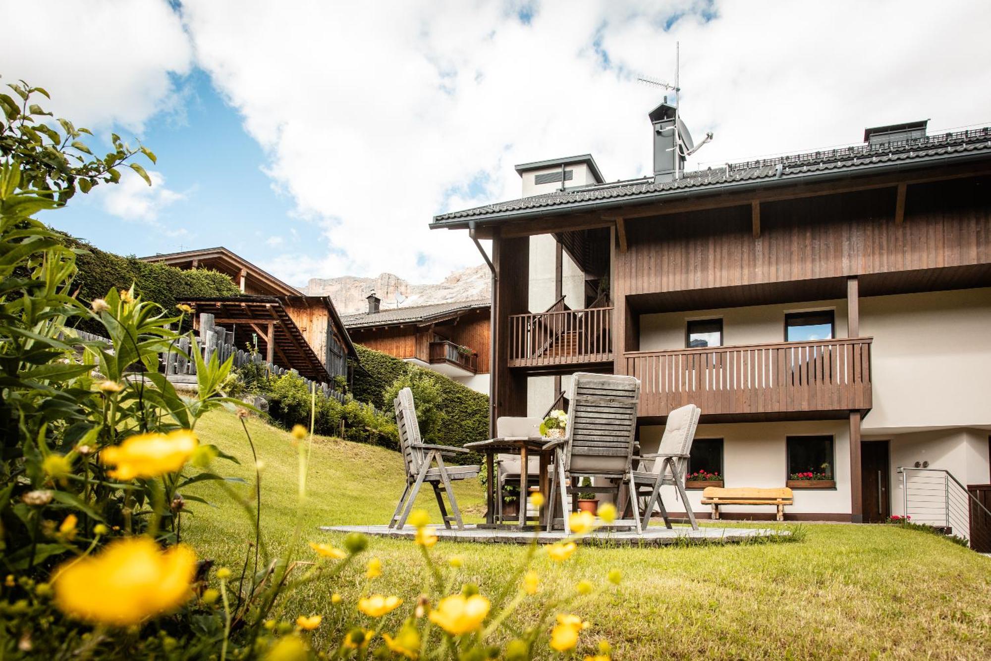 Apartment Ciasa Laoi San Cassiano  Eksteriør billede