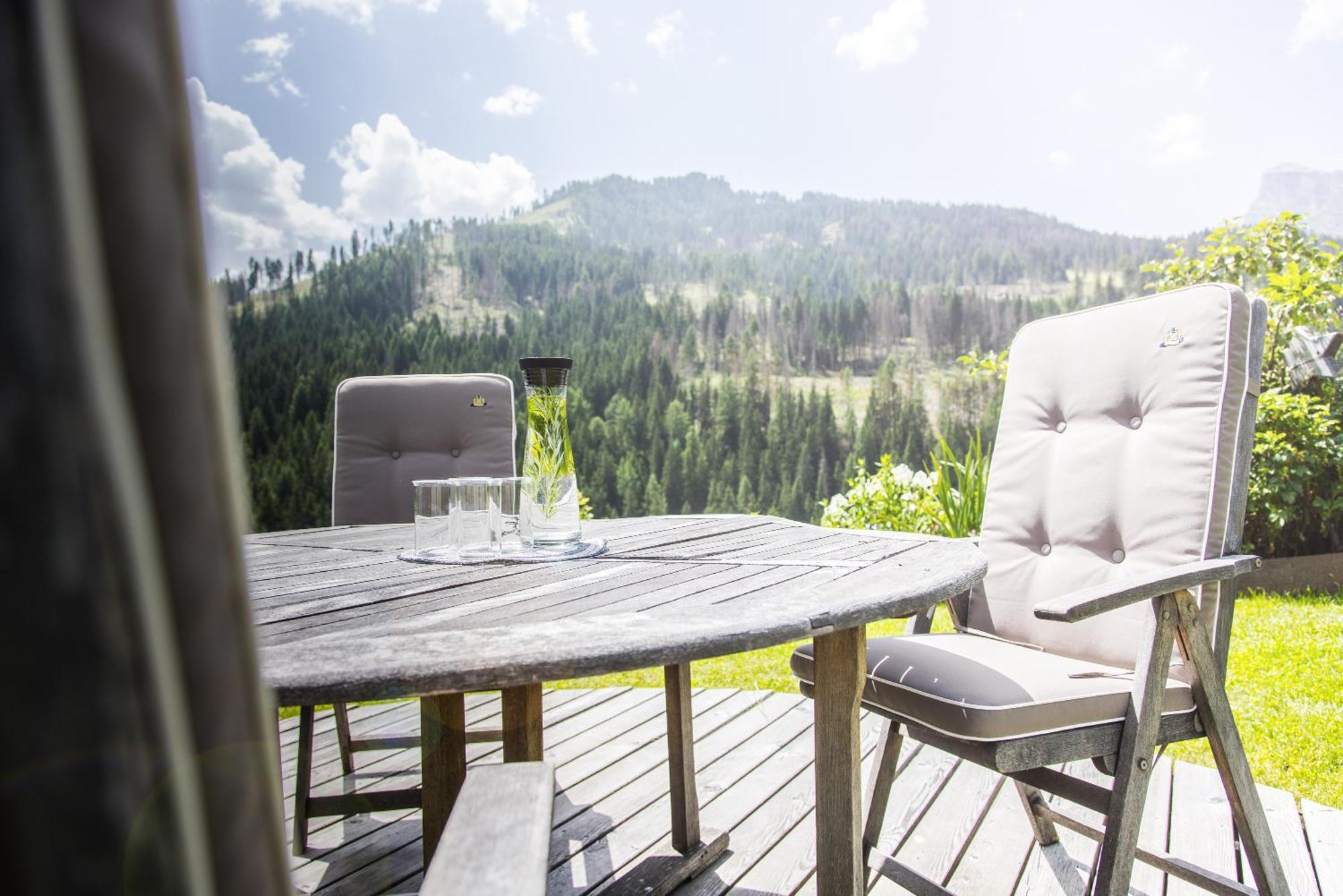 Apartment Ciasa Laoi San Cassiano  Eksteriør billede