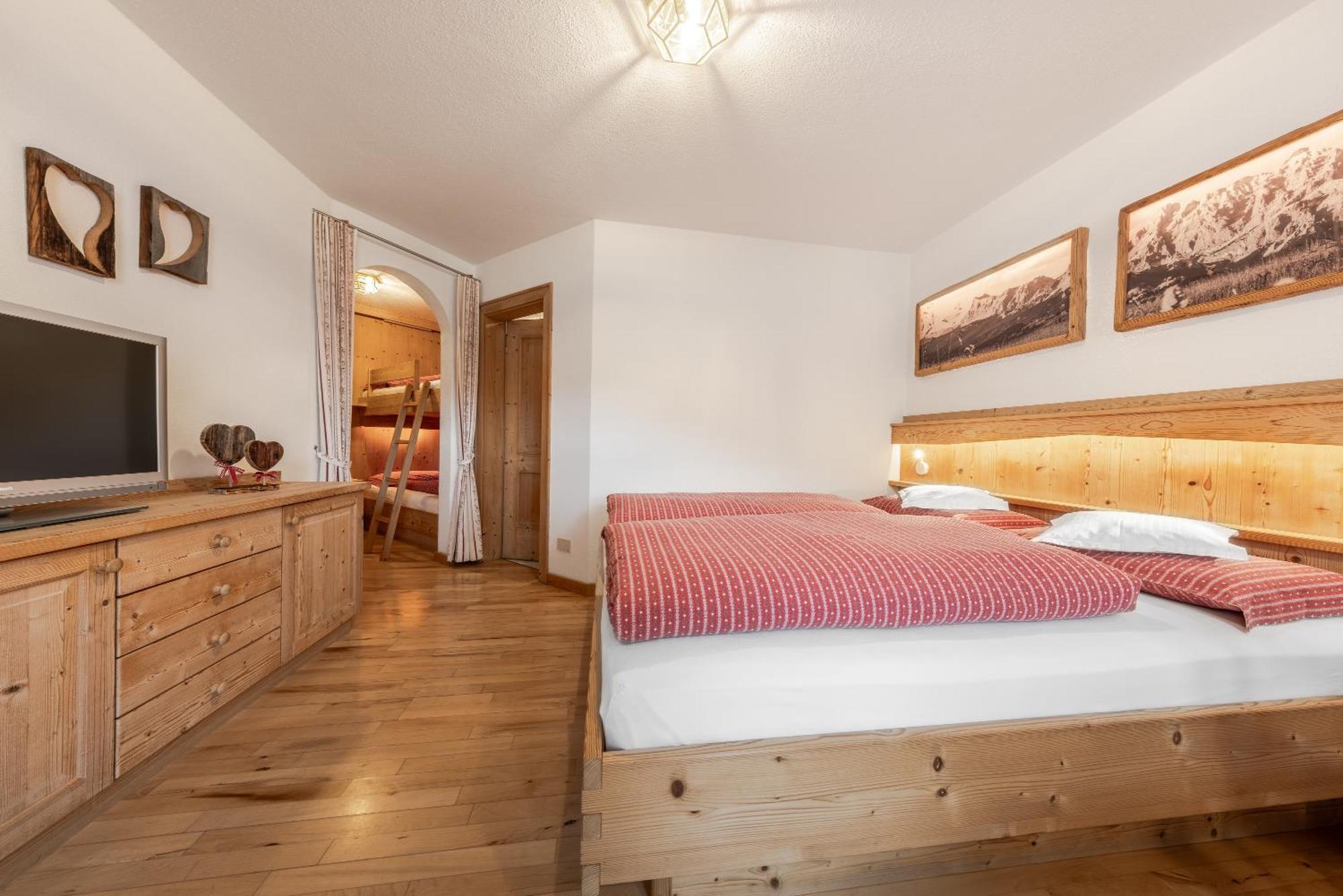 Apartment Ciasa Laoi San Cassiano  Eksteriør billede