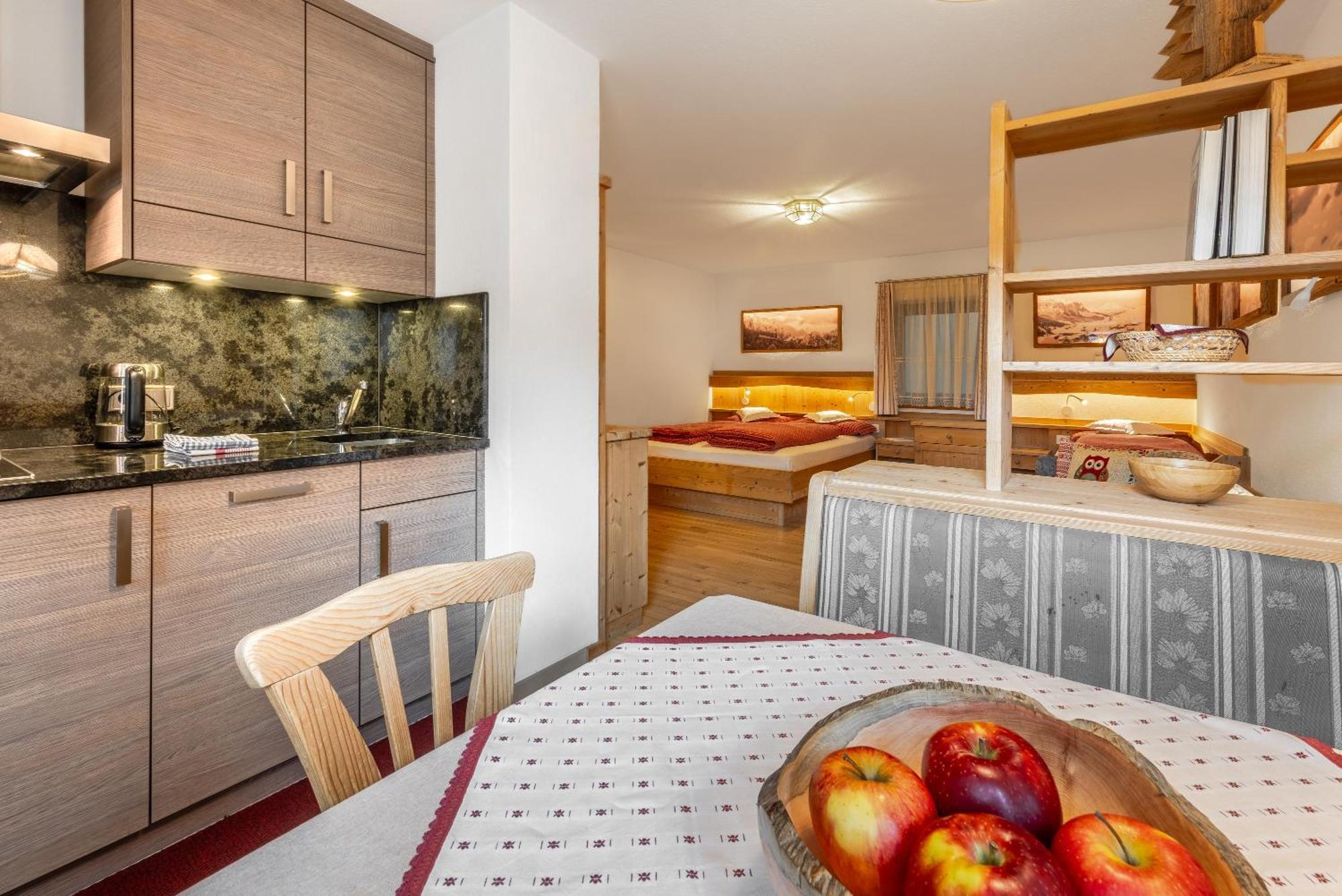 Apartment Ciasa Laoi San Cassiano  Eksteriør billede