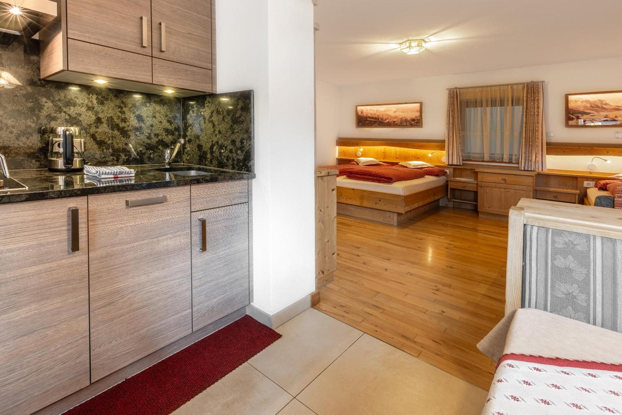 Apartment Ciasa Laoi San Cassiano  Eksteriør billede